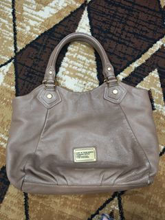 (Category: ) located in . Submitted by preloved_bybz (Listing ID 1460511435, Image 1). Description: .