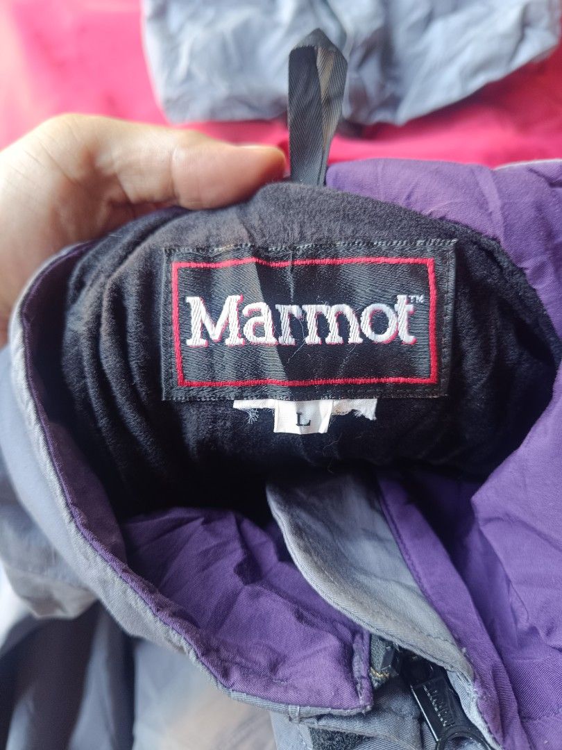 MARMOT GORETEX OUTDOOR JACKET (Category: Coats, Jackets and Outerwear) located in Bulacan. Submitted by moybilog (Listing ID 1460551394, Image 3). Description: .