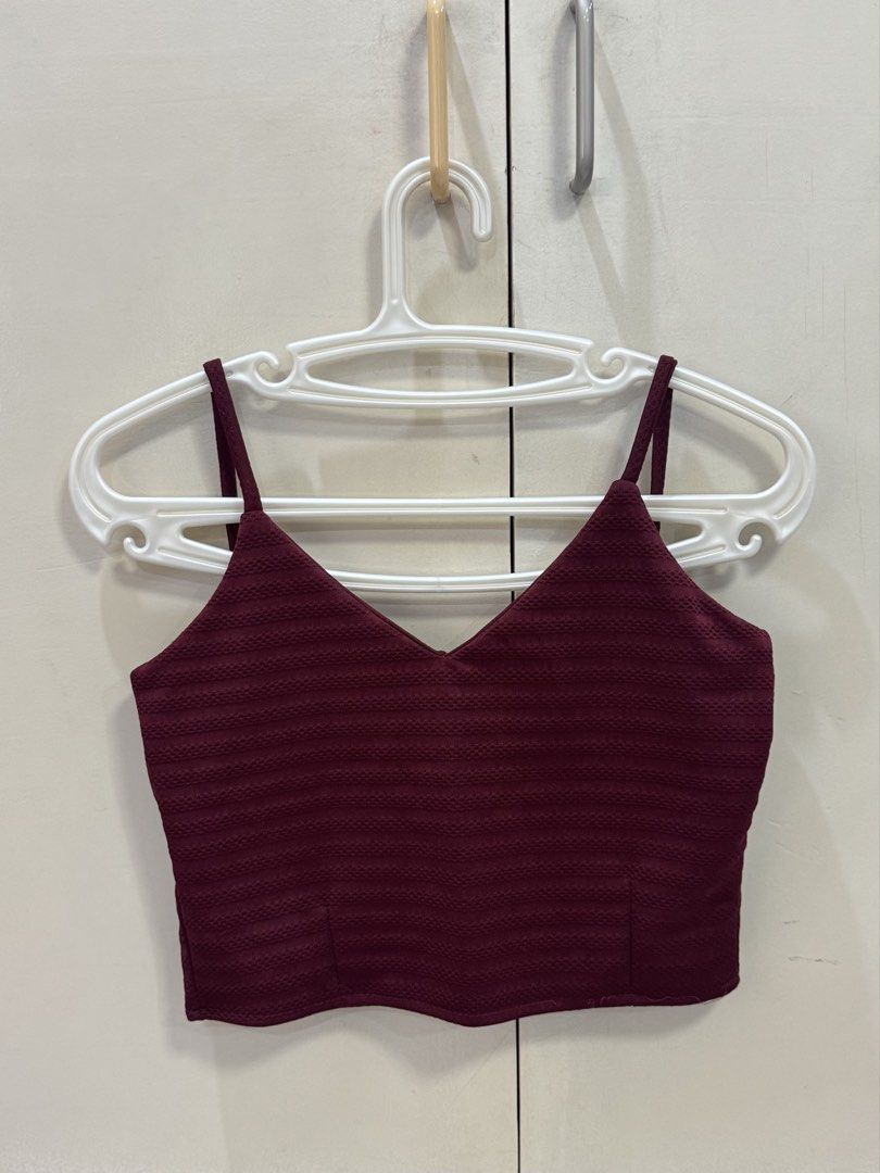 Maroon V-Neck Spaghetti Strap Cropped Top (Category: Sleeveless) located in Manila. Submitted by itsandreaco (Listing ID 1460565293, Image 1). Description: - Product measurements: Bust 31 inches / Length 15 inches (including strap) - Maroon cropped top - V-neckline spaghetti strap.