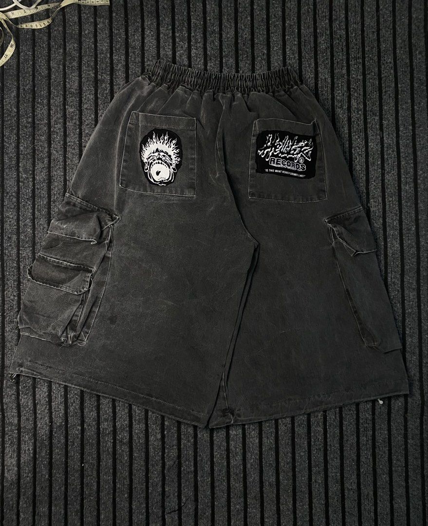 MASSIVE BIG POCKET JORTS (Category: Shorts) located in Davao. Submitted by thriftarchive_dvo (Listing ID 1460689254, Image 2). Description: waist free length 28 thigh 18 Leghole17 adjustable HARD HEAVY THICK MUST HAVE ONLY ISSUE SIGN OF REPAIR CUSTOM ADDED DESIGN .