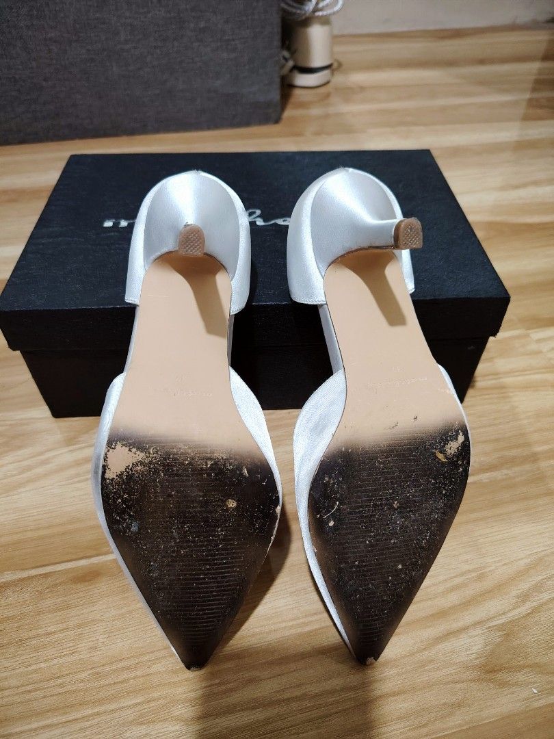 Matthews Silver Heels with Box Size 37 (Category: Heels) located in Malabon City. Submitted by jessa.sioson (Listing ID 1460686698, Image 3). Description: Selling preloved - Matthews heels in a light silver color. - Features a chic pointed toe. - Elegant strap across the foot with sparkly embellishments. - Size 37. - Comes with the original Matthews box. - Ideal for formal events, parties, or weddings..