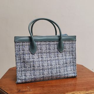(Kategori: ) berada di . Dikirim oleh edeshture (ID iklan 1460529434, Gambar 1). Deskripsi: .