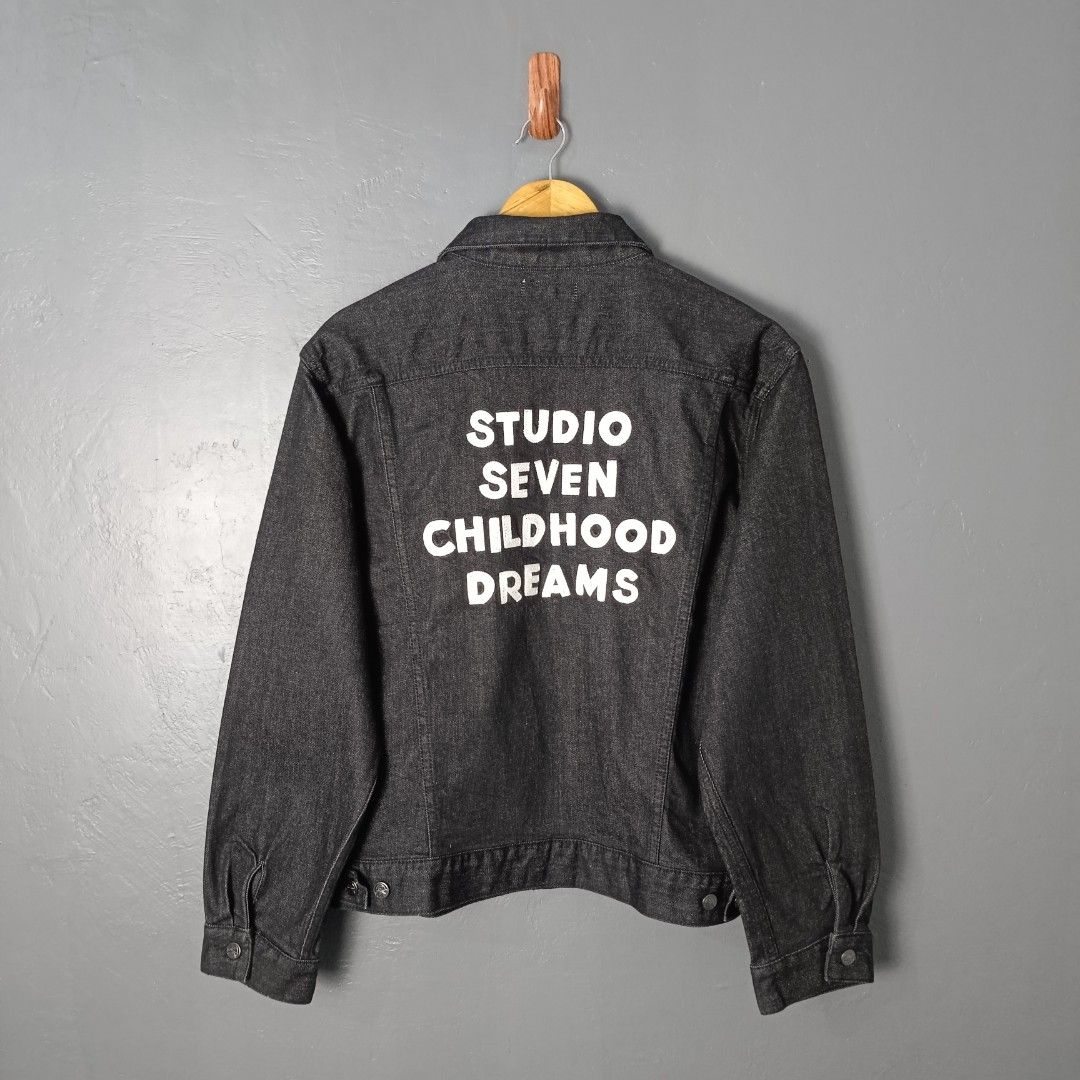 Men's - GU x Studio Seven (Category: Coats, Jackets and Outerwear) located in Bacolod City. Submitted by drop.ph (Listing ID 1460640416, Image 3). Description: GU x Studio Seven Childhood Dreams Authentic *Boxy Fit *Size L - 23x24.5 *Brand New w Tags *No Flaws *Price: 1,500php *Add SF if outside Bacolod City .
