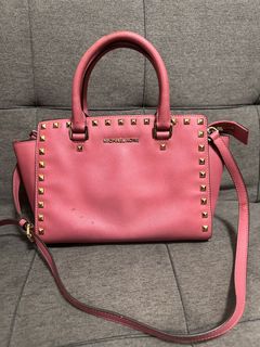 (Category: ) located in . Submitted by stopandshopforluxury (Listing ID 1460517805, Image 1). Description: .