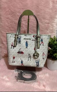 (Category: ) located in . Submitted by closet_jz (Listing ID 1460618323, Image 1). Description: .
