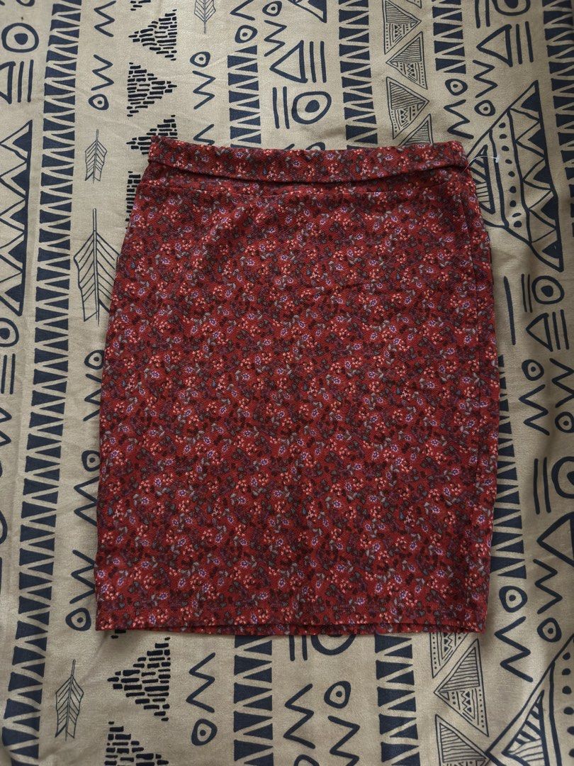 Midi Patterned Skirts (Category: Skirts) located in Paranaque City. Submitted by ynaah_ (Listing ID 1460523289, Image 2). Description: Brand New Midi skirts - Stretchable, fits to small to medium - Php 150 each.