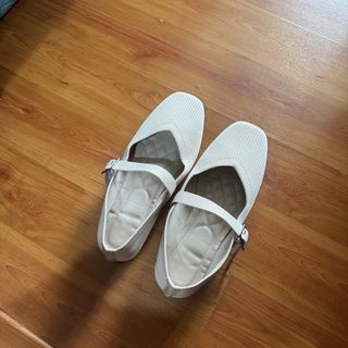 (Category: ) located in . Submitted by noblecrystal_34a423 (Listing ID 1460535155, Image 1). Description: .