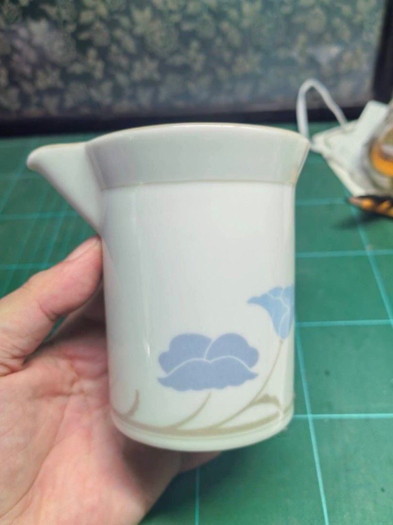 Milk Pot Saw Spot (Category: Other Kitchenware & Tableware) located in Cebu City. Submitted by dudes_villanueva (Listing ID 1460714931, Image 1). Description: DANSK Tivoli Milk Pot Saw Spot In good condition: no cracks or chips. No lid cover. Size: 3in diameter x 3.5 in height.