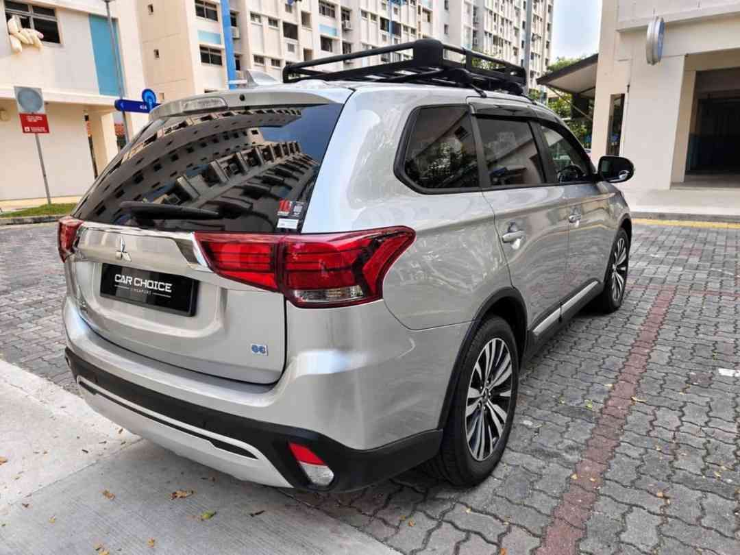 Mitsubishi Outlander 2.0 CVT Classic 7-Seater (A) (Category: Used Cars) located in Singapore. Submitted by sgcarchoicewc (Listing ID 1460574924, Image 3). Description: Sales Contact: Casper Lim tel:90687290 .