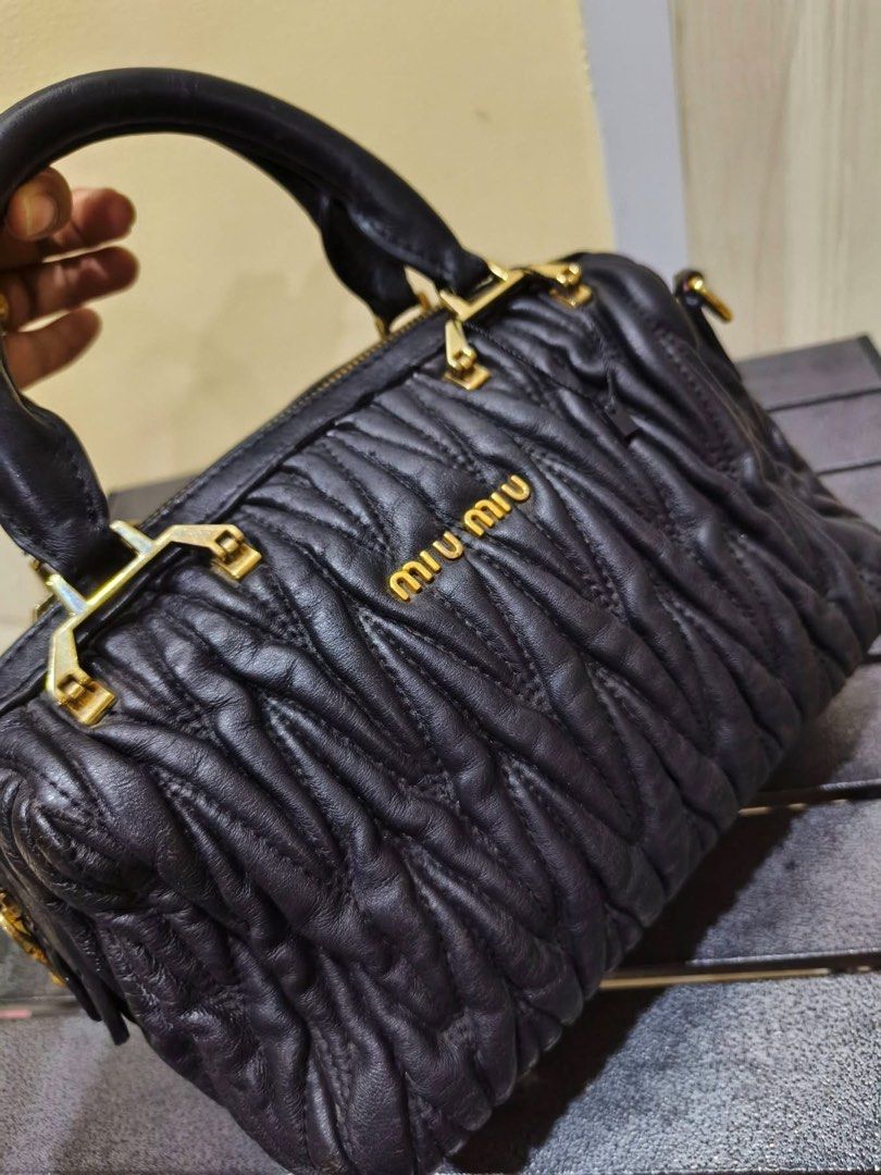 MIU MIU (Category: Luxury Bags & Wallets) located in Koronadal. Submitted by zyxarvie (Listing ID 1460670495, Image 2). Description: No issue Excellent condition 9.5/10 Color rate.