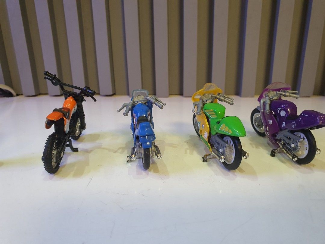 Mixed Plastic / Die cast motorcycle (Category: Vehicle & Diecast Models) located in Tarlac. Submitted by ziv_surplus (Listing ID 1460693531, Image 3). Description: Take all 180 php.