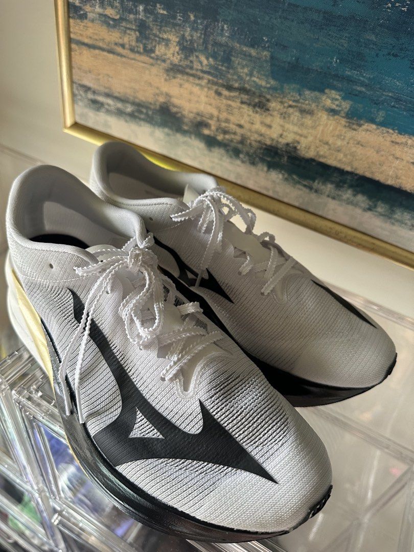 Mizuno Hyperwarp Elite (Category: Sports & Fitness Nutrition) located in Makati City. Submitted by rms24601 (Listing ID 1460572694, Image 2). Description: Brands New US9.5 Origami collection Complete with box and tags.