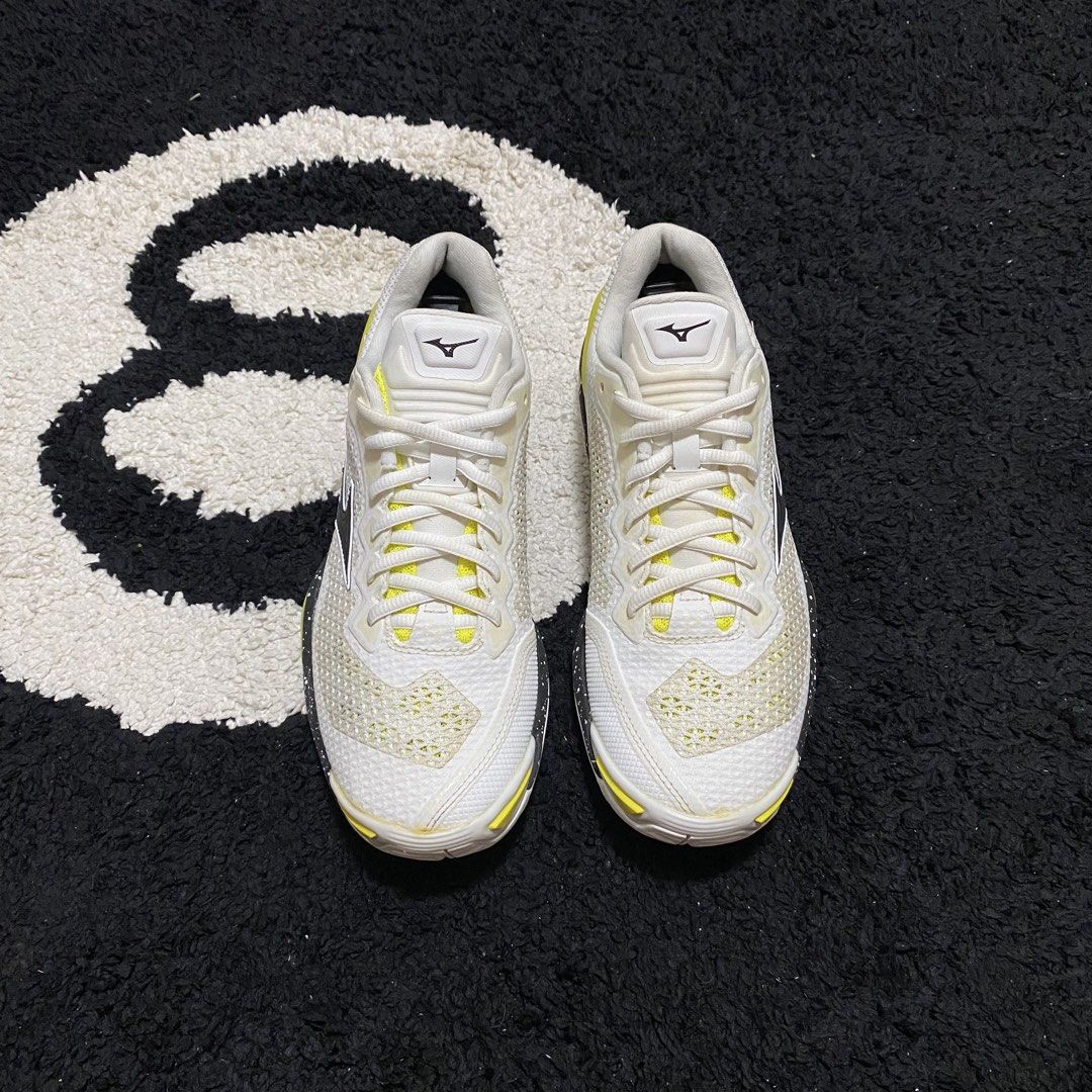 Mizuno Wave Stealth (Category: Sneakers) located in Danao, Cebu. Submitted by sneaks_cebu (Listing ID 1460705361, Image 2). Description: Mizuno Wave Stealth Size 7us 25cm -no major issues Php 1,950.