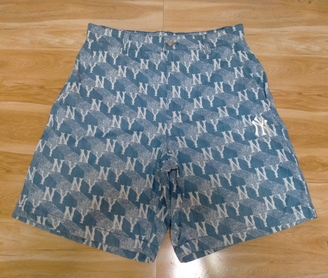 MLB NEW YORK YANKEES AOP SHORT (Category: Shorts) located in Cabuyao City. Submitted by Bike_Clothing10 (Listing ID 1460510469, Image 1). Description: READ FIRST.. FOR SALE: MLB NEW YORK YANKEES ALL OVER PRINT SHORT Brandnew Fitted Only Legit Dimes: 30 x 18.5 inches NOTE: Natanggal na ung Hang Tag PRICE: 1300 + SF PICK UP OR SHIPPING LOCATION: Cabuyao Laguna -NO COD/COP- DM📩.