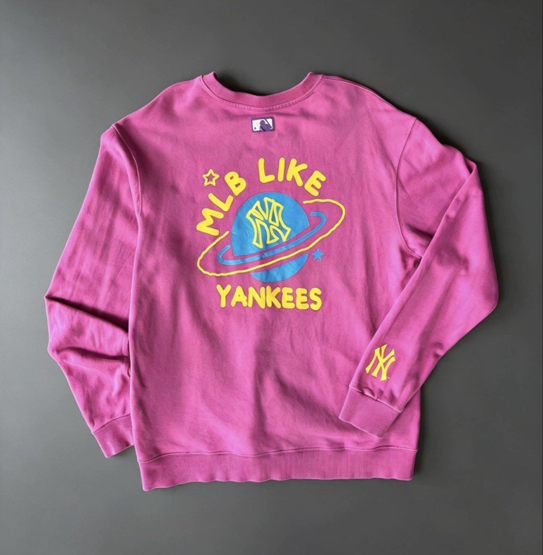 MLB Yangkess (Category: Hoodies) located in Manila. Submitted by lardo.599 (Listing ID 1460618759, Image 2). Description: Excellen condition ino ssue 10/10 color rate Dimes nasa last pic.