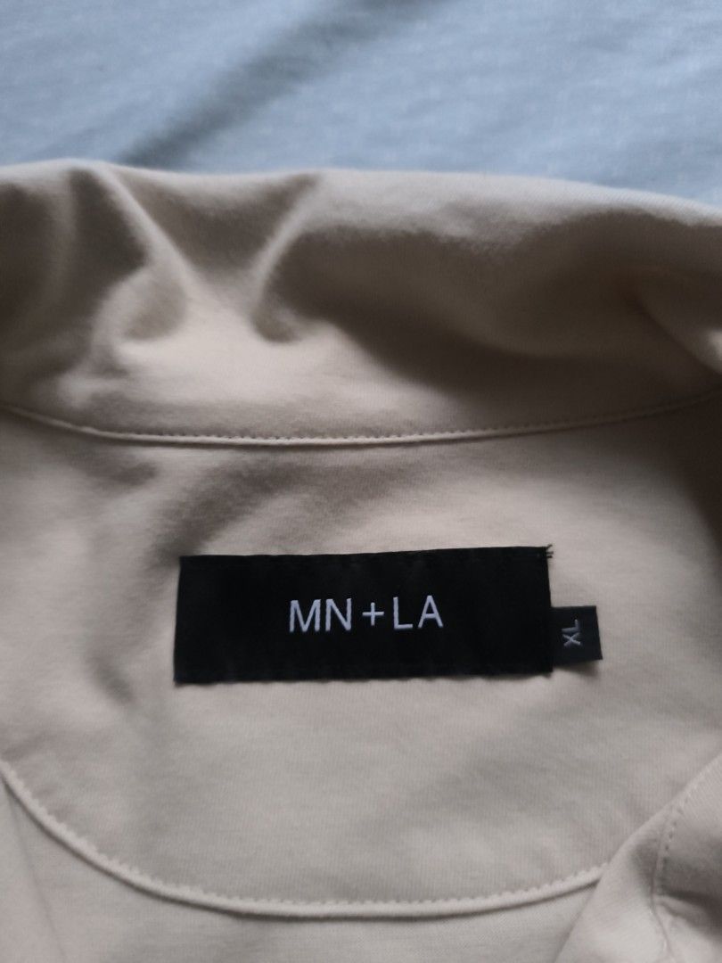 MN+LA HALF ZIP (Category: Coats, Jackets and Outerwear) located in Manila. Submitted by santiagoda07370 (Listing ID 1460576103, Image 2). Description: 24/25x28.