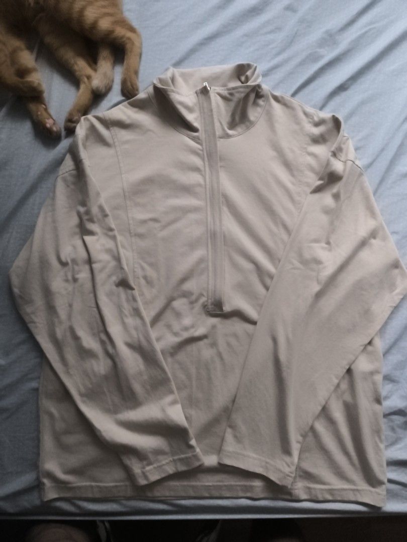 MN+LA HALF ZIP (Category: Coats, Jackets and Outerwear) located in Manila. Submitted by santiagoda07370 (Listing ID 1460576103, Image 3). Description: 24/25x28.