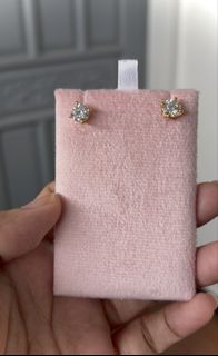 (Category: ) located in . Submitted by katmandulovesmakeup (Listing ID 1460558401, Image 1). Description: .