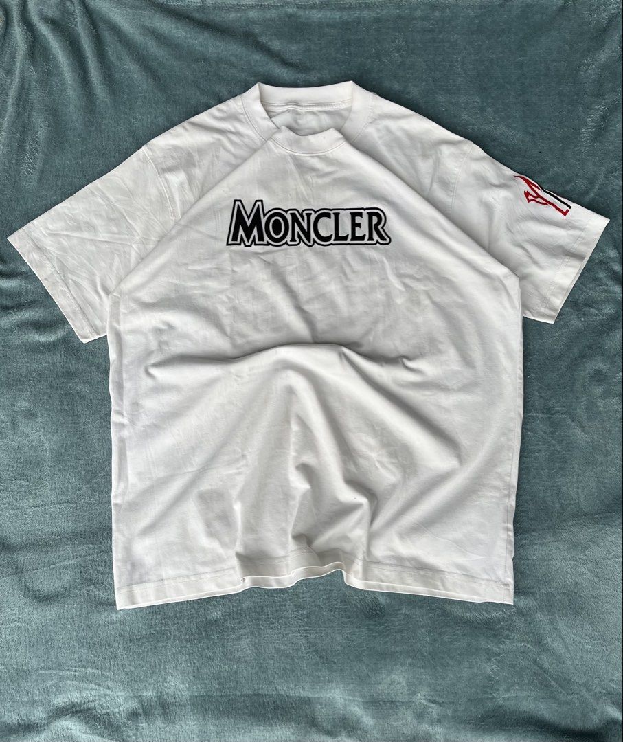 Moncler (Category: Tshirts & Polo Shirts ) located in San Jose. Submitted by keinzthriftt (Listing ID 1460667302, Image 1). Description: Moncler Dimes:23x29 Color Rate:9/10(needwash).