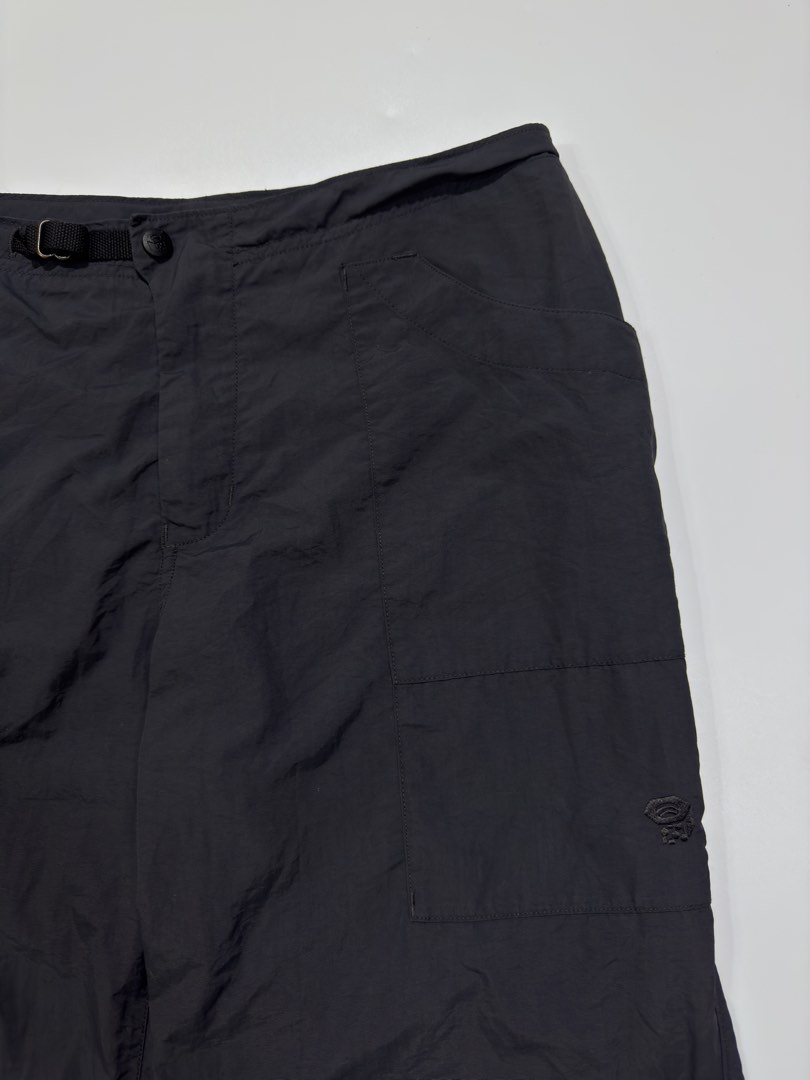 Mountain hardwear cargo pants (Category: Activewear) located in Pagadian. Submitted by shan_outdoors (Listing ID 1460700337, Image 3). Description: Mountain hardwear cargo pants Authentic As new Excellent condition water repellent with belt 34 Waist 38.5 Lenght | womens on tag but pasok sa mens💯 .