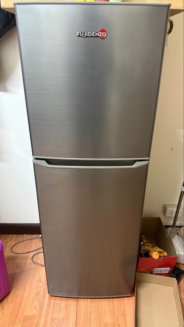 Move out sale (Category: Other Home Appliances) located in Makati City. Submitted by noblepenguin.9a7a36 (Listing ID 1460682062, Image 1). Description: Move out sale. Originally bought for php 13495/- Ref is in very good condition. Used by single person. RDD-60S 4.7CUFT FUJIDENZO 2 DOOR REF.