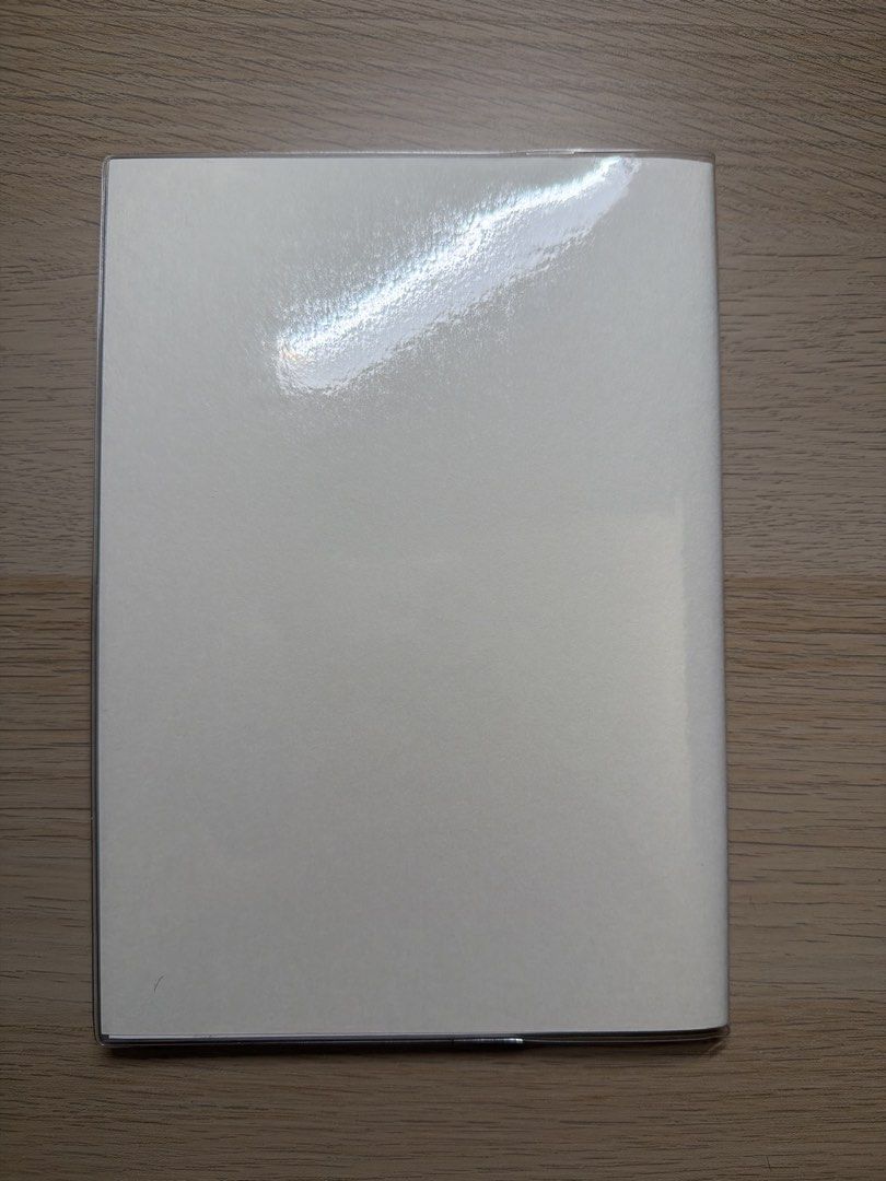 MUJI 2027 Vertical Planner A5 （分類：文具）位於 Hong Kong。 由 yyyyeahhh 提交（商品編號 1460678275，圖片 2）。簡介： 係Vertical planner，有埋月曆同埋週曆。白色封面，簡約設計。啱晒想好好規劃2027年嘅你。。