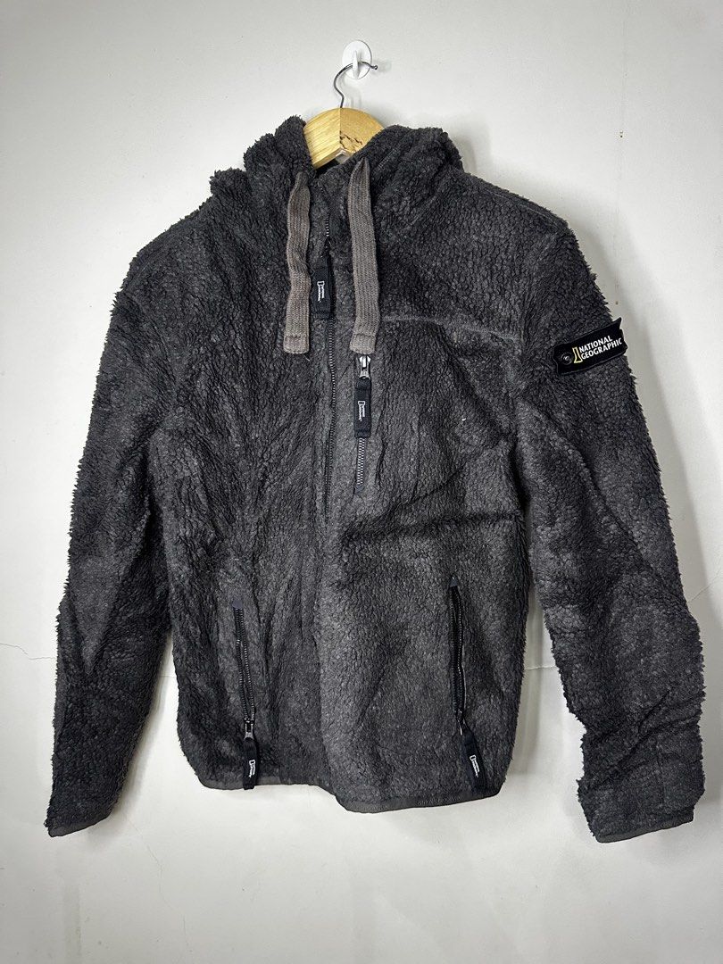 NATIONAL GEOGRAPHIC HOODIE (Category: Coats, Jackets and Outerwear) located in Molave. Submitted by thriftmate13 (Listing ID 1460699319, Image 1). Description: .