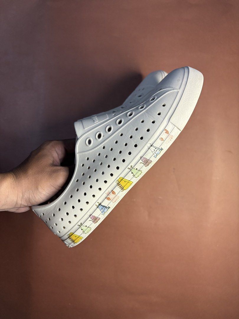 Native (Category: Sneakers) located in Cagayan de Oro. Submitted by _kai.thrift (Listing ID 1460587309, Image 3). Description: .