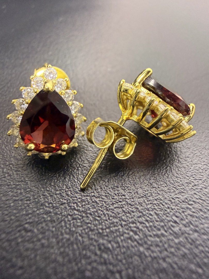 Natural Garnet Stud Earrings - Pear (Category: Earrings) located in Baguio. Submitted by mooi.kuryba (Listing ID 1460620661, Image 2). Description: Let our Red Garnet Stud Earrings bring timeless elegance to your style. ❤️ These timeless symbols of courage, devotion, and deep grounding add a touch of passion and physical love to any look. ✨ Brand New in Sterling Silver 925 ✨ And S925 gold-plated ✨ Faceted Pear Cut 💎 One pair per design 🤩 @ 3,47