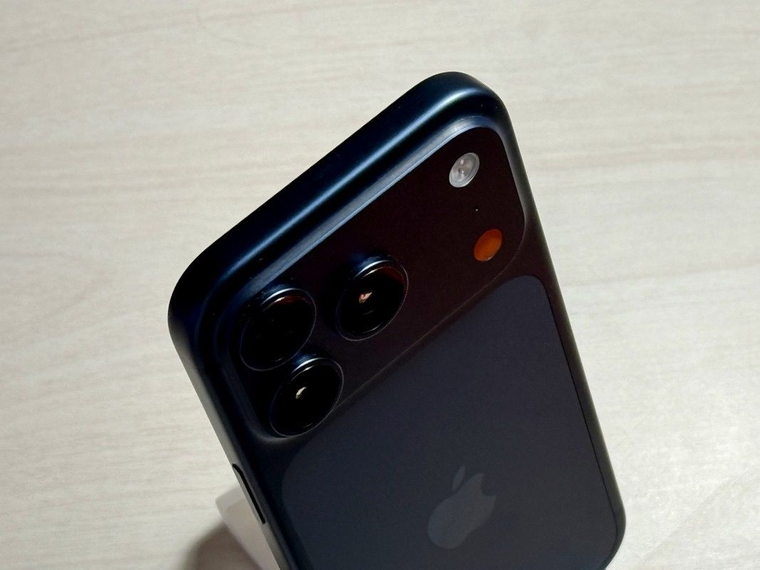 New Apple iPhone 17 pro max 256gb (Category: iPhone 11 Series) located in Caloocan City. Submitted by faststorm_a0885f (Listing ID 1460530661, Image 3). Description: It is 100% brand new original including warranty ..