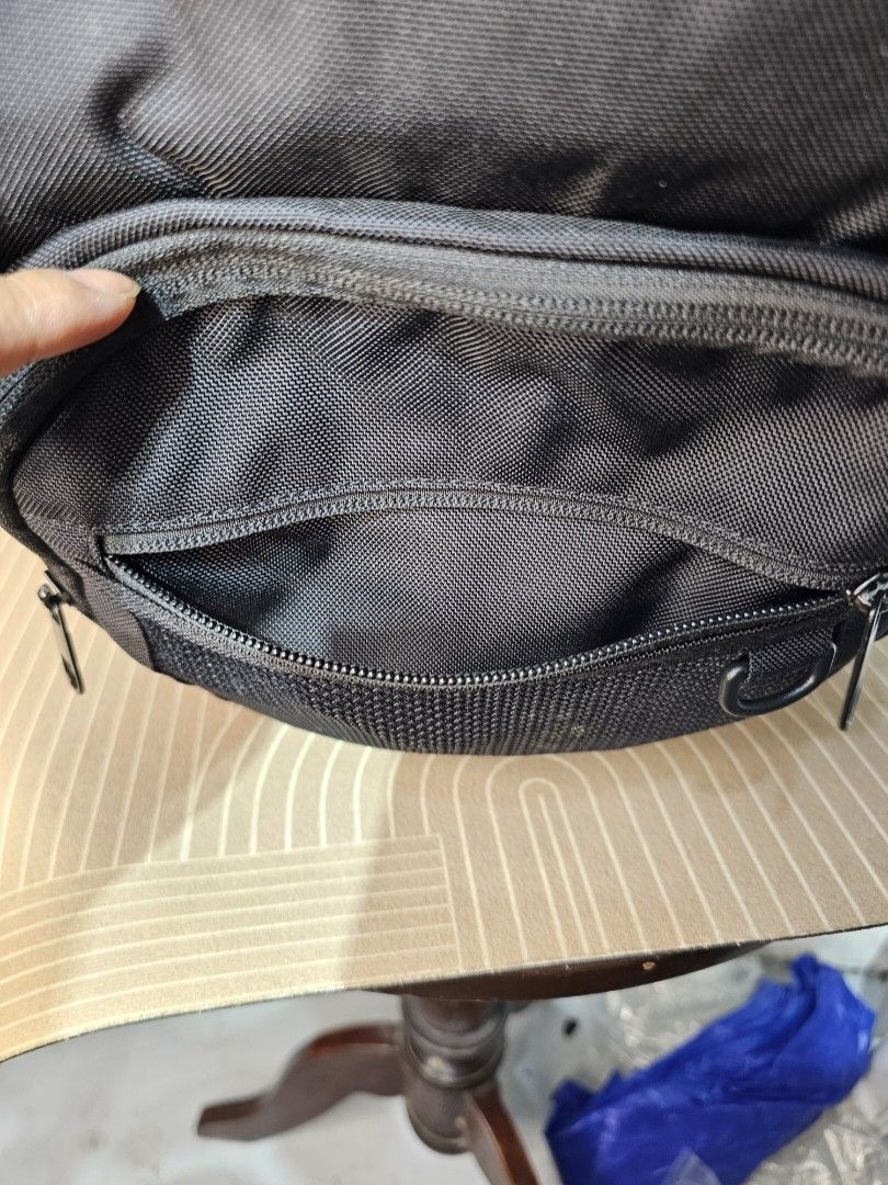New Balance (Category: Backpacks) located in Baguio. Submitted by kayeonlineshop (Listing ID 1460561851, Image 2). Description: New Balance Bagpack Measurements L-46 cm W-31 cm.