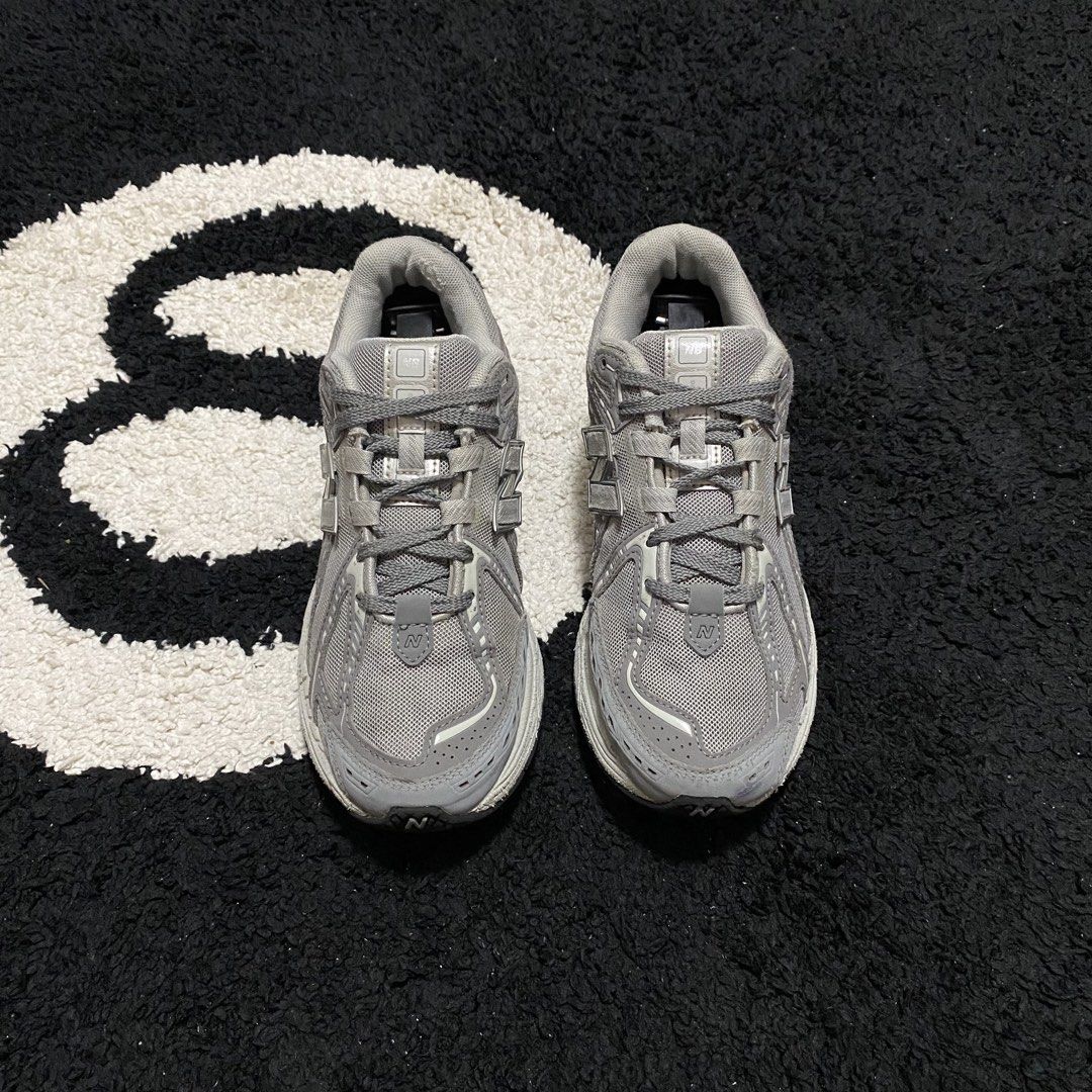 New Balance 1906r (Category: Sneakers) located in Danao, Cebu. Submitted by sneaks_cebu (Listing ID 1460619699, Image 2). Description: New Balance 1906r Size 6.5wm 23cm -scratches and scuff Php 1,450.