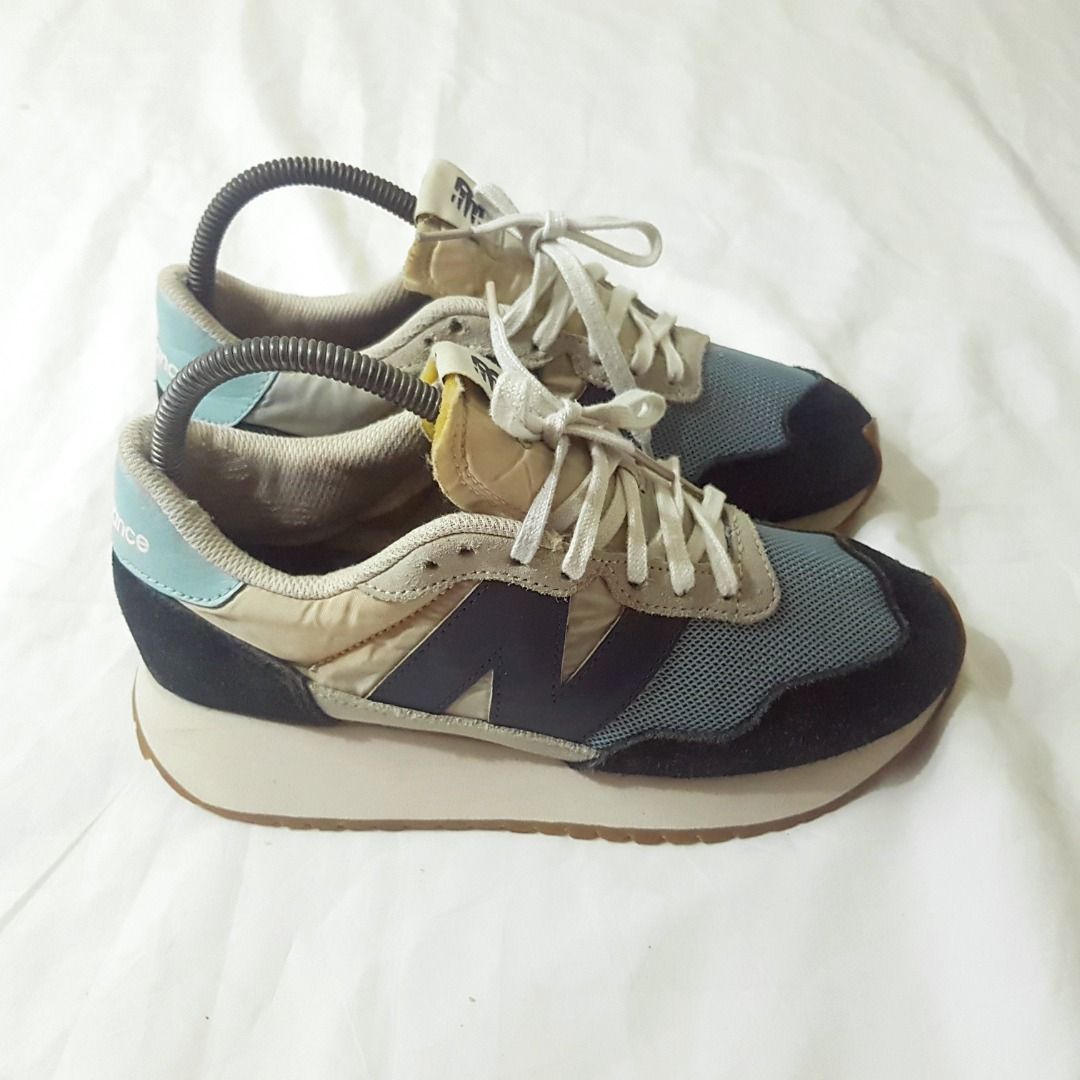New Balance 237 blue (Category: Sneakers) located in Cebu City. Submitted by dwightmendozasr (Listing ID 1460531521, Image 2). Description: New Balance 237 blue size 6.0 or 38.5euro on tag, -condition: 8/10 in my opinion -soles intact as per last checking 6/24/26 Php 350.00 + shipping fee Code: SHOES0099.