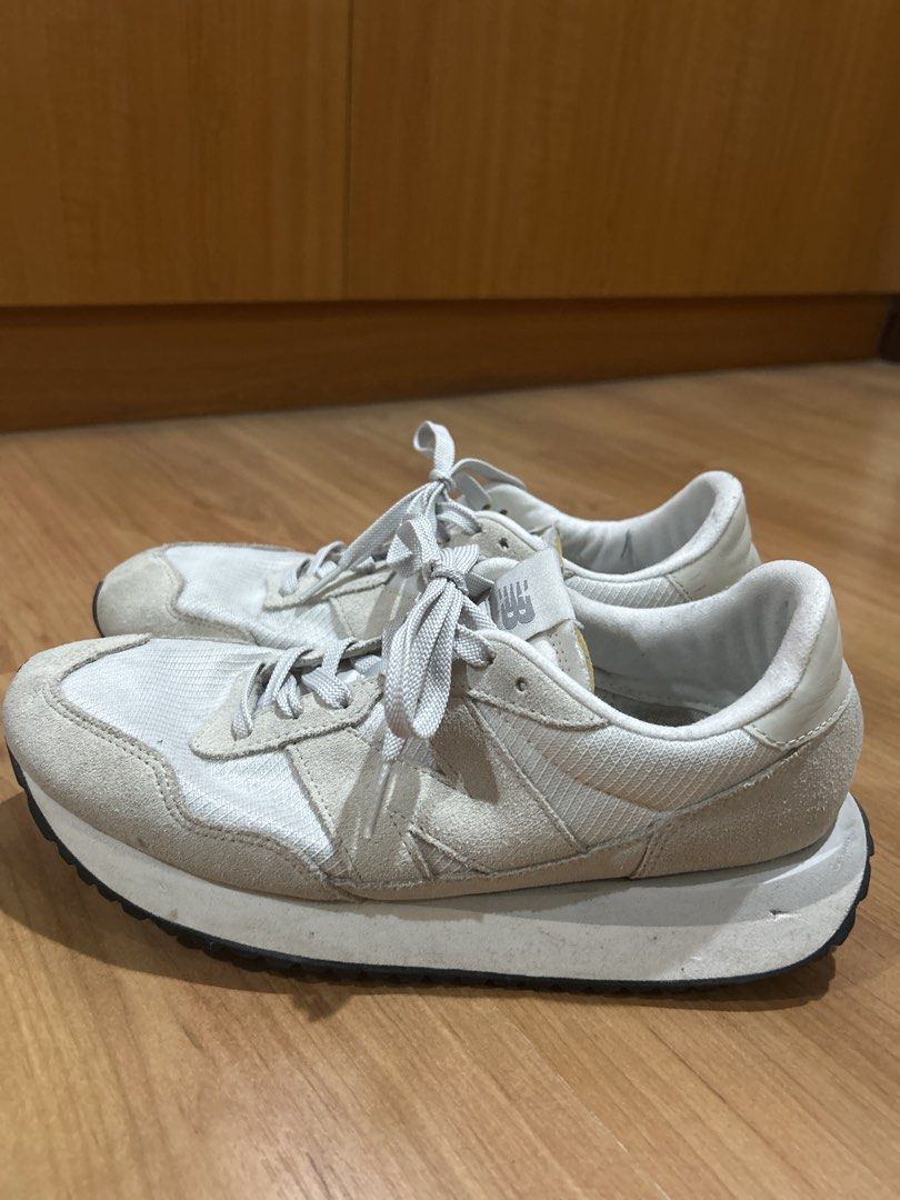 New Balance 237 White Beige (Category: Sneakers) located in Quezon City. Submitted by lim_karl (Listing ID 1460688256, Image 2). Description: - New Balance 237 sneakers - White Beige - Suede and mesh upper - Classic shoe design - Black rubber soles with good tread - Comfortable for everyday wear - Ideal for casual outfits - Still Negotiable.