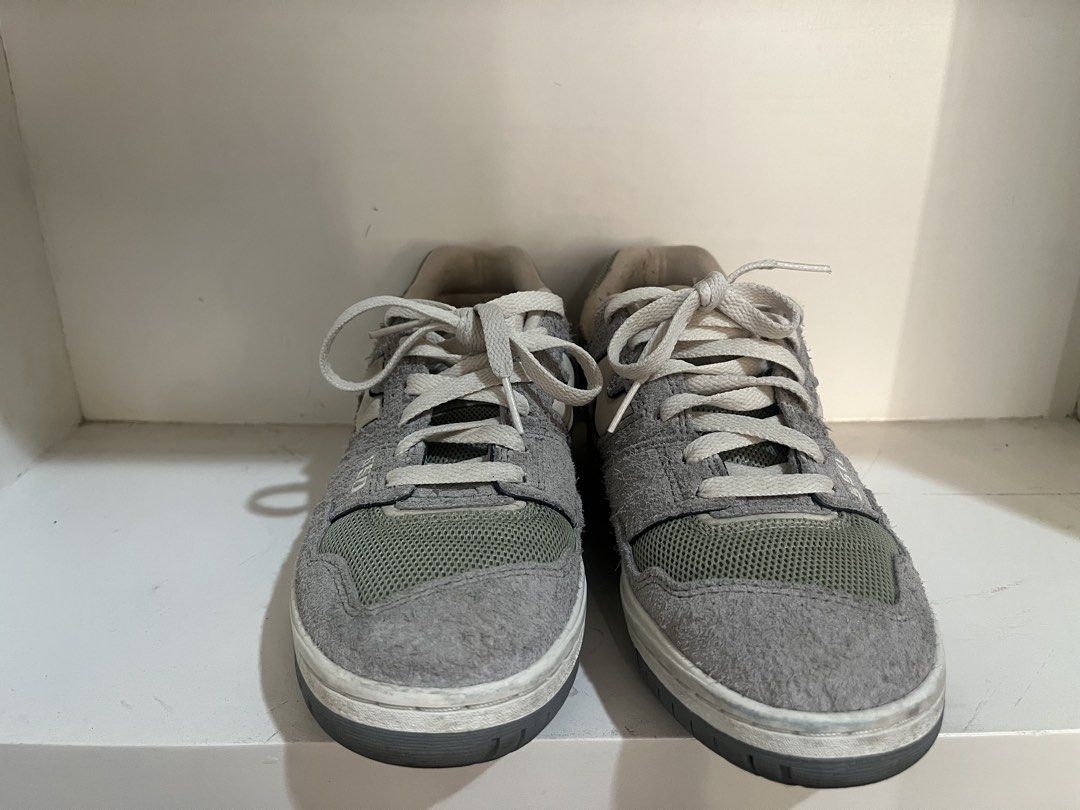 New Balance 550 grey day (Category: Sneakers) located in Rizal. Submitted by loved_stuffs_2 (Listing ID 1460597496, Image 3). Description: Needs cleaning Good condition Thrice used lang No when worn photos.