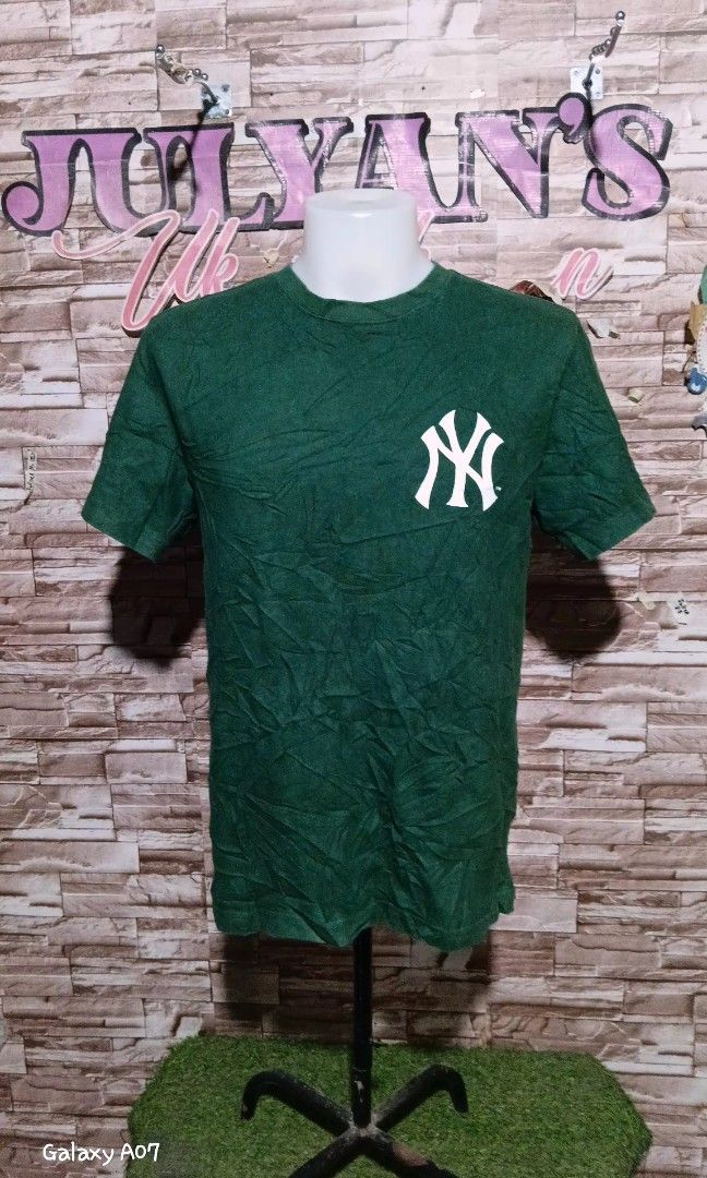 New era (Category: Tshirts & Polo Shirts ) located in Banaybanay. Submitted by ram_3 (Listing ID 1460604570, Image 1). Description: Excellent to like new Heavy cotton Color rate close to 10 No crack prints Location: Davao Oriental.