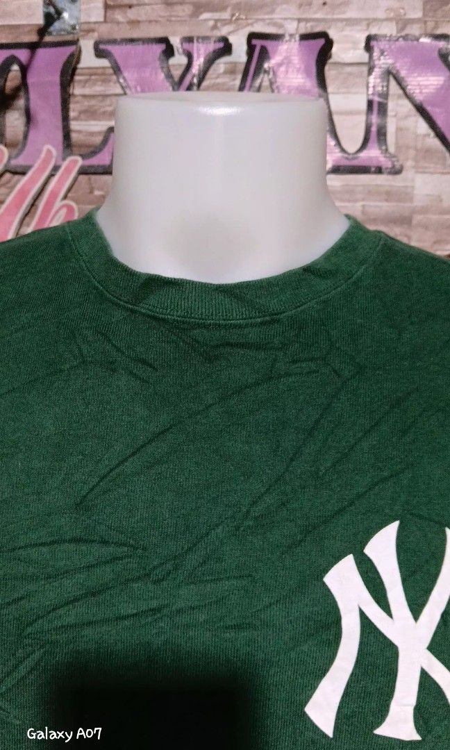 New era (Category: Tshirts & Polo Shirts ) located in Banaybanay. Submitted by ram_3 (Listing ID 1460604570, Image 2). Description: Excellent to like new Heavy cotton Color rate close to 10 No crack prints Location: Davao Oriental.
