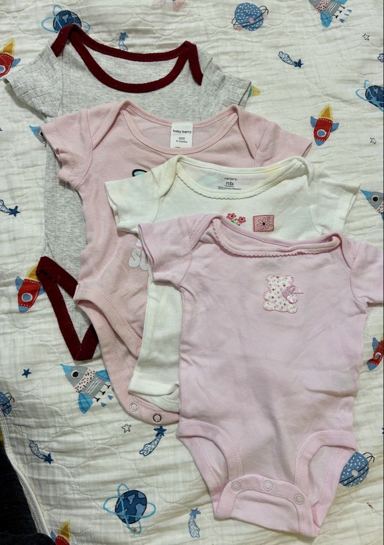 Newborn onesies (Category: Babies & Kids Fashion) located in Manila. Submitted by brightforest-2025 (Listing ID 1460632769, Image 1). Description: Newborn onesies baby girl One has washable stain In very good used condition Loc: Paranaqu City/Antipolo City.