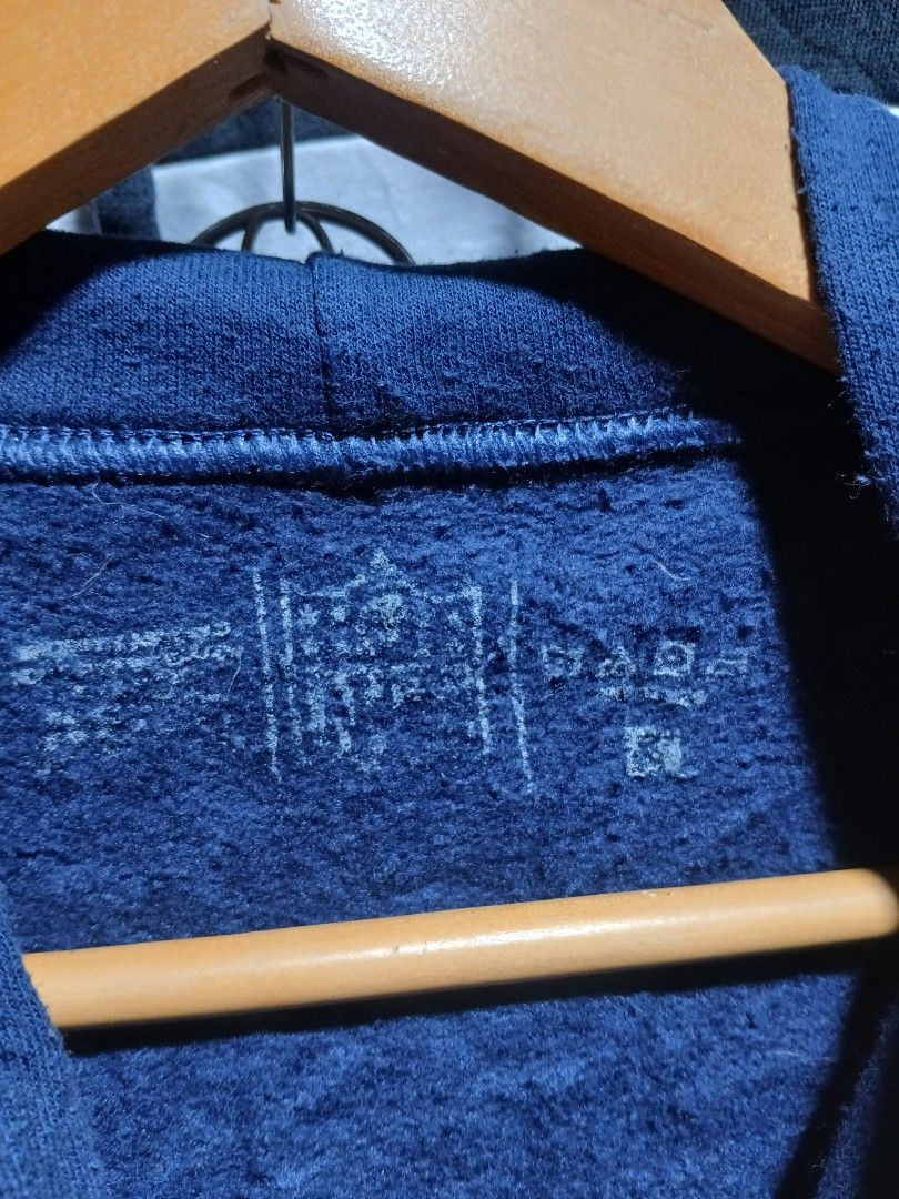 NFL BEARS HOODIE MEDIUM (Category: Hoodies) located in Munoz. Submitted by cabalardomine98 (Listing ID 1460710939, Image 2). Description: no issue Fresh from bale need wash only.
