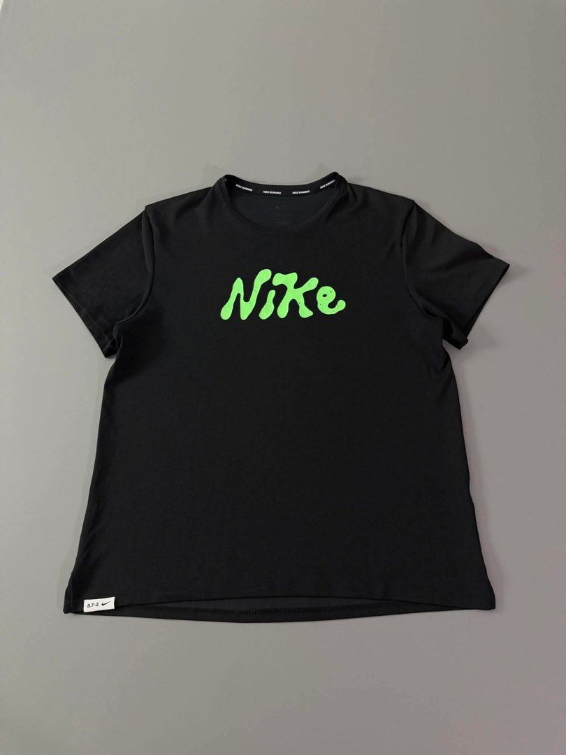 NIKE (Category: Tshirts & Polo Shirts ) located in Guagua. Submitted by sweetboyy (Listing ID 1460537075, Image 1). Description: NIKE EXCELLENT CONDITION / NO ISSUE SIZE LARGE ON TAG / DIMES L26 W22.