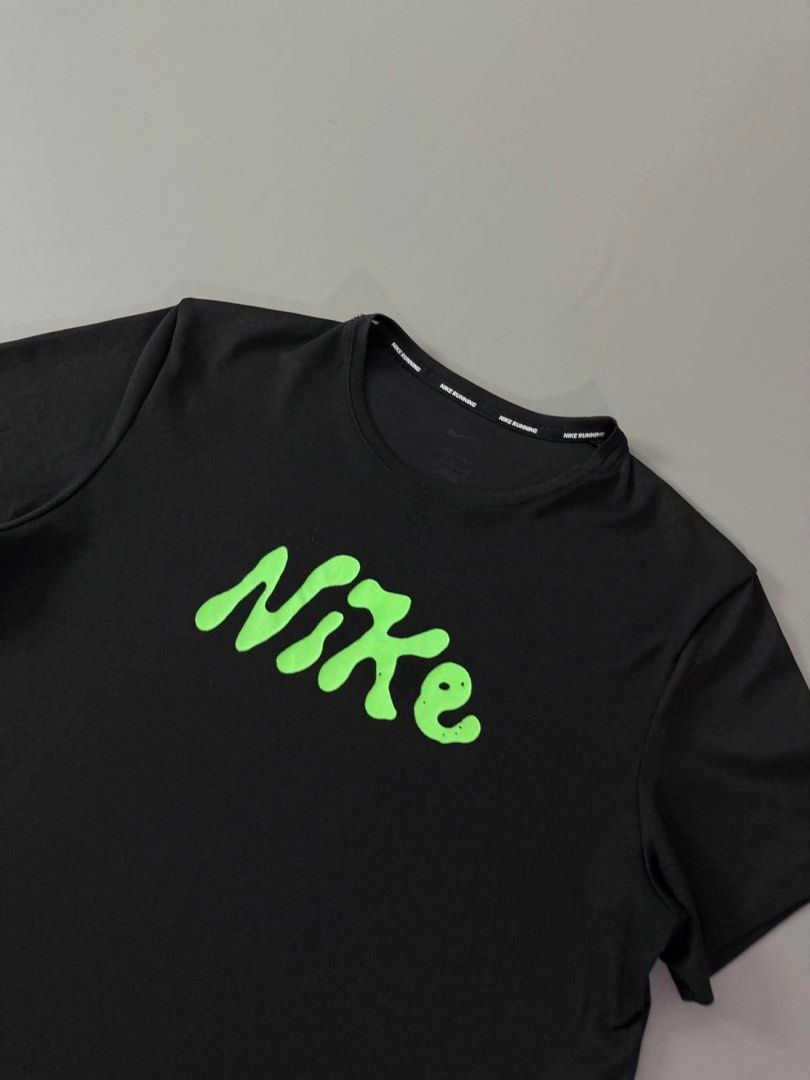 NIKE (Category: Tshirts & Polo Shirts ) located in Guagua. Submitted by sweetboyy (Listing ID 1460537075, Image 3). Description: NIKE EXCELLENT CONDITION / NO ISSUE SIZE LARGE ON TAG / DIMES L26 W22.