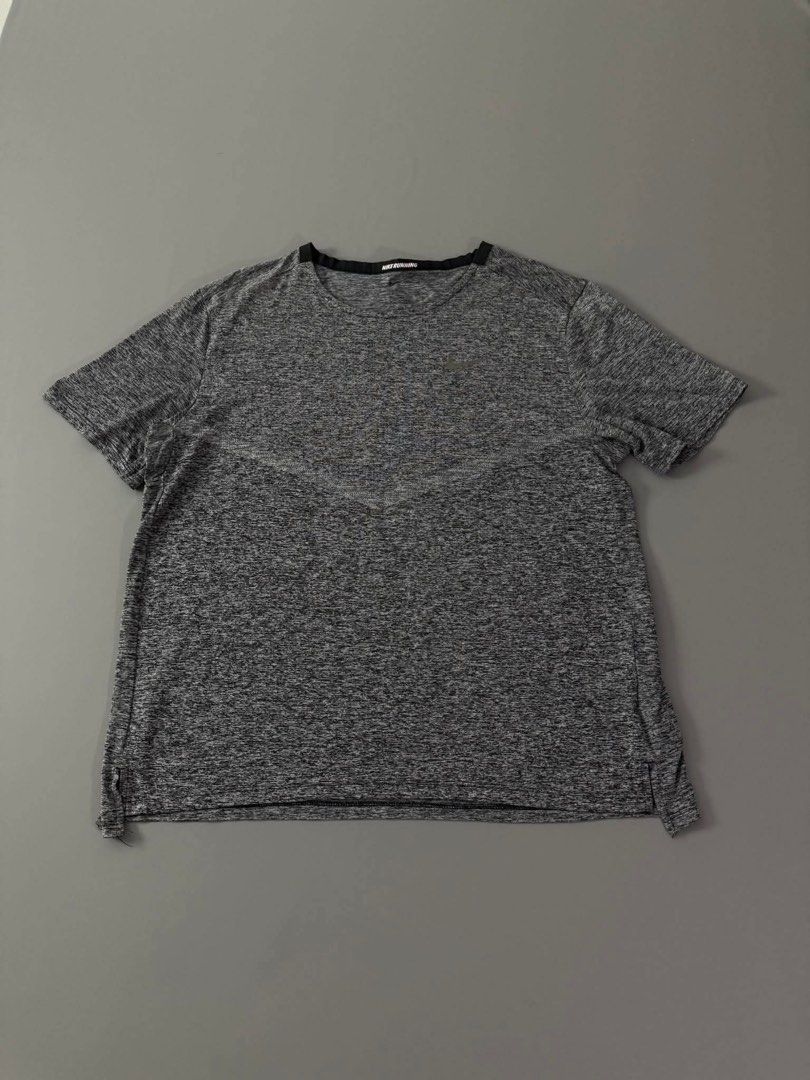 NIKE (Category: Activewear) located in Guagua. Submitted by sweetboyy (Listing ID 1460538372, Image 1). Description: NIKE EXCELLENT CONDITION / NO ISSUE SIZE XLARGE ON TAG / DIMES L26 W22.5.