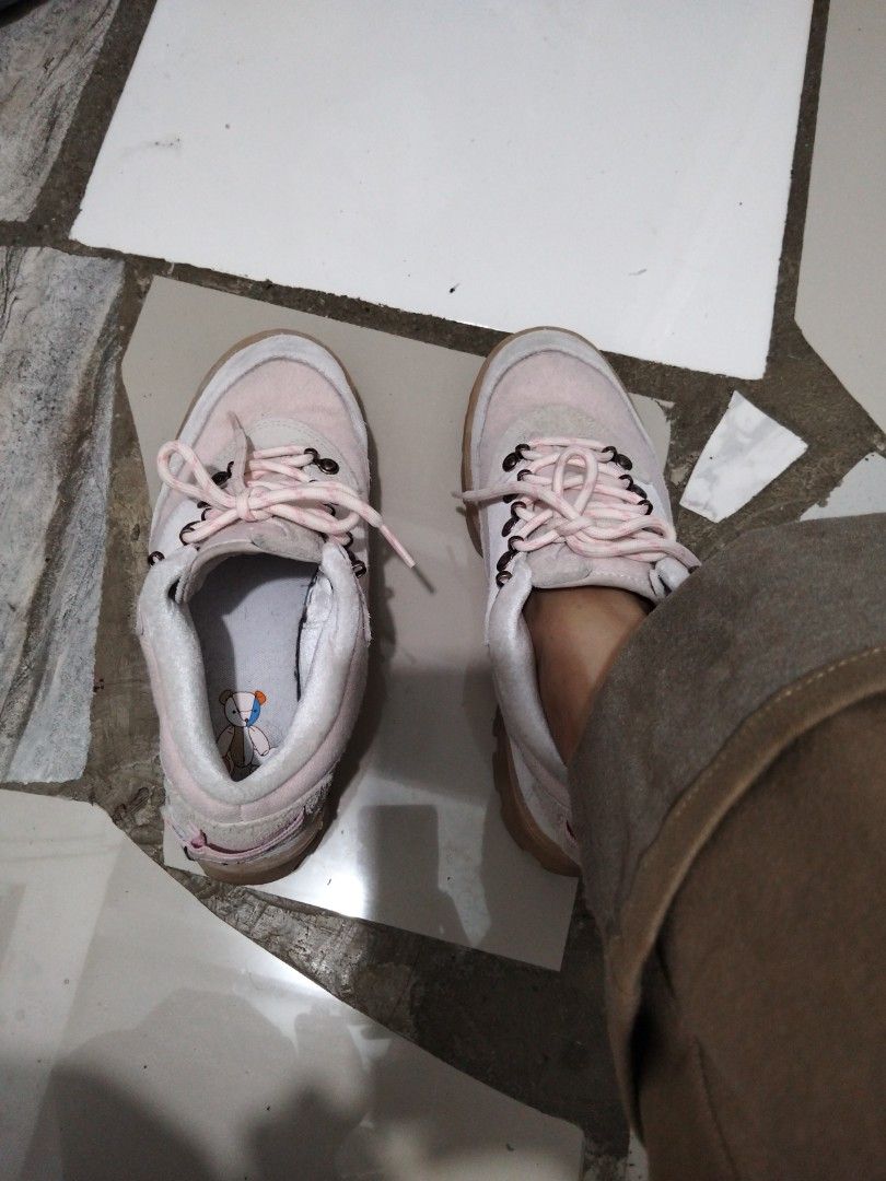 Nike (Category: Sneakers) located in El Salvador. Submitted by francheskaukayukay (Listing ID 1460619308, Image 1). Description: like new.