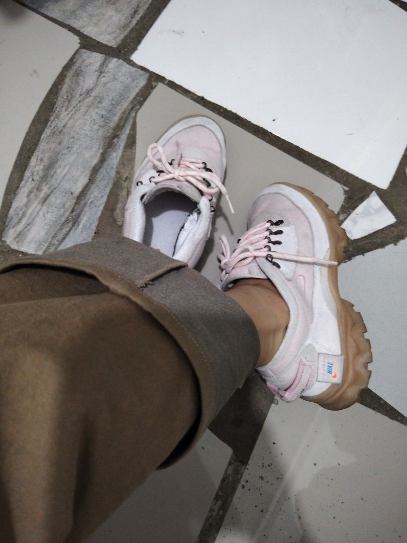 Nike (Category: Sneakers) located in El Salvador. Submitted by francheskaukayukay (Listing ID 1460619308, Image 2). Description: like new.