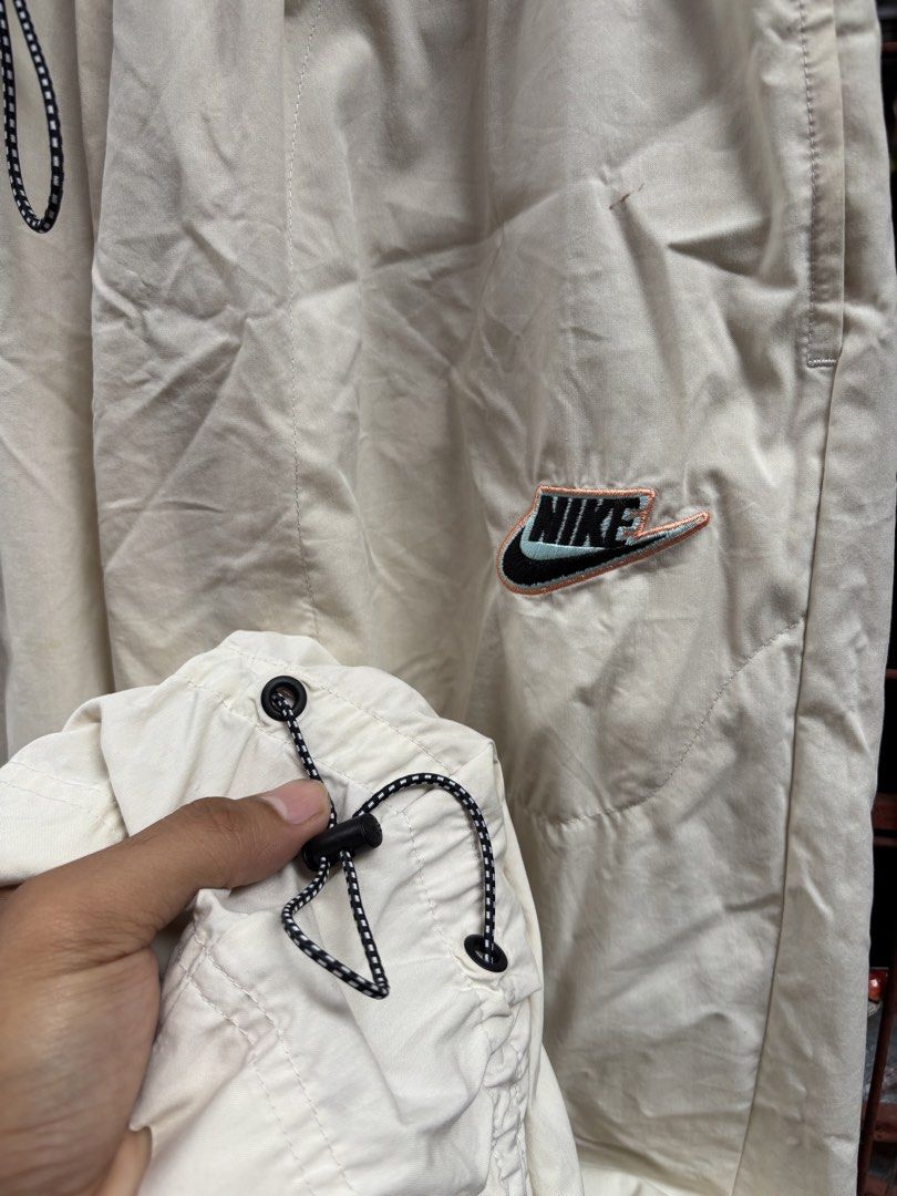 NIKE (Category: Activewear) located in Manila. Submitted by thriftkibs (Listing ID 1460647026, Image 3). Description: .