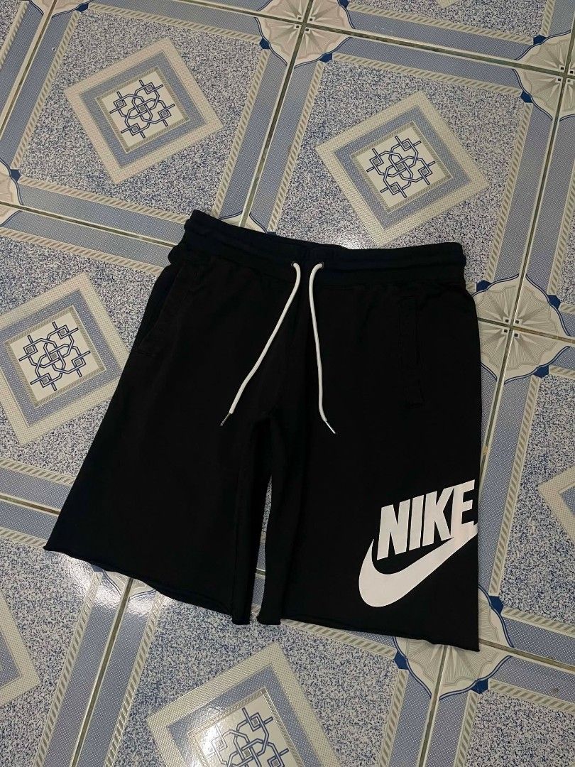 NIKE ALUMNI SHORTS (Category: Shorts) located in Tagum. Submitted by rey_santiago1928 (Listing ID 1460625251, Image 2). Description: Nike Alumni Short BLACK - Excellent to new - Size: 30-32 - Length: 18.5 - Cr: 9.8/10 - No issue - Sobranh solid nito sa personal Nike Alumni Short GRAY - Excellent to new - Size: 30-33 - Length: 17.5 - Cr: 9/10 - No issue ASPACK FOR SALE.