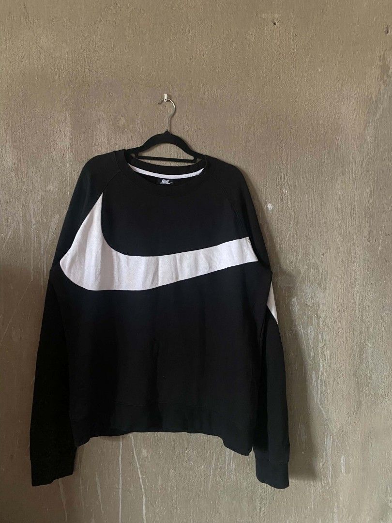 NIKE BIG SWOOSH (Category: Coats, Jackets and Outerwear) located in Bacolod City. Submitted by slurpy_thrift (Listing ID 1460653932, Image 1). Description: .
