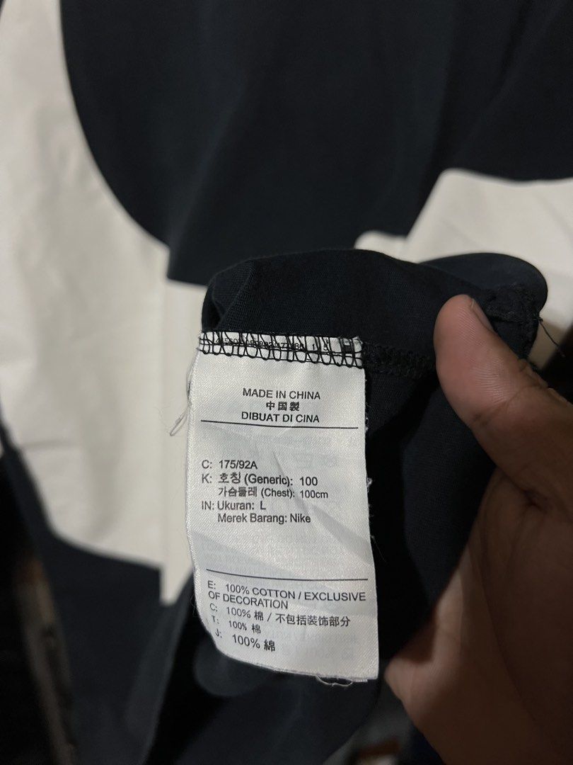 Nike bigswoosh tee (Category: Tshirts & Polo Shirts ) located in Butuan. Submitted by nikthrift. (Listing ID 1460672407, Image 2). Description: 20x27 dimensions .