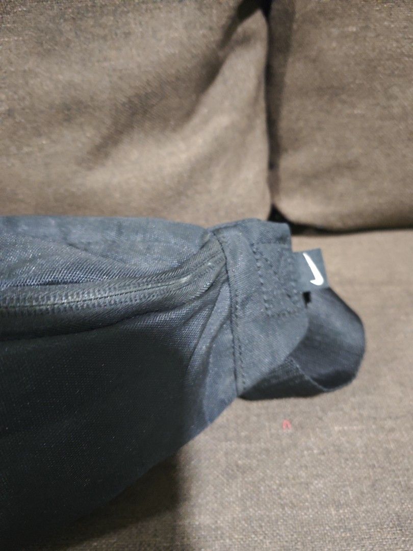 Nike body/belt bag (Category: Belt bags, Clutches and Pouches) located in Pili. Submitted by zaneombao03491 (Listing ID 1460645024, Image 3). Description: .