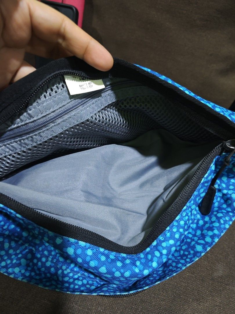 Nike body/belt bag (Category: Belt bags, Clutches and Pouches) located in Pili. Submitted by zaneombao03491 (Listing ID 1460646241, Image 3). Description: .
